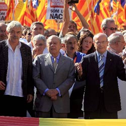 Montilla con Mas y Maragall en la manifestación convocada para Montilla con Pujol y Maragall en la manifestación contra  la sentencia del TC sobre el Estatut